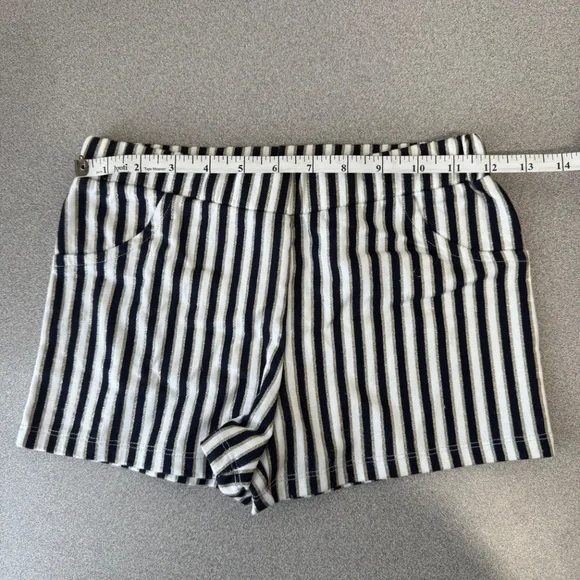 Girls Striped Shorts - Picture 6 of 7